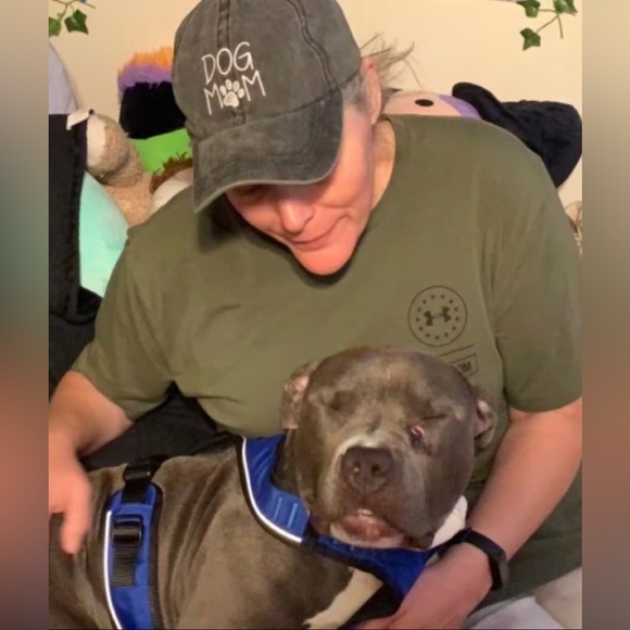 Meet your Posher, Debbie - Picture 2 of 6